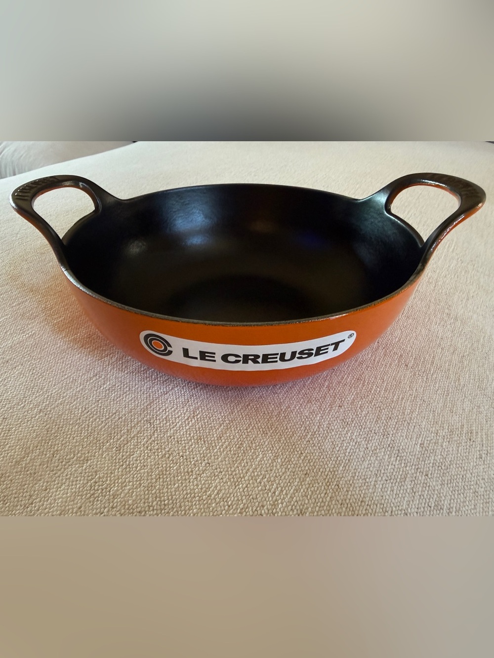 Le Creuset Flame Volcanic Balti dis
